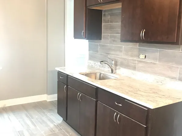 5027 W Sunnyside Ave #2, Chicago, IL 60630