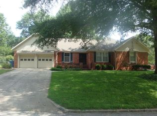 2135 E Shady Glen Dr, Springfield, MO 65804