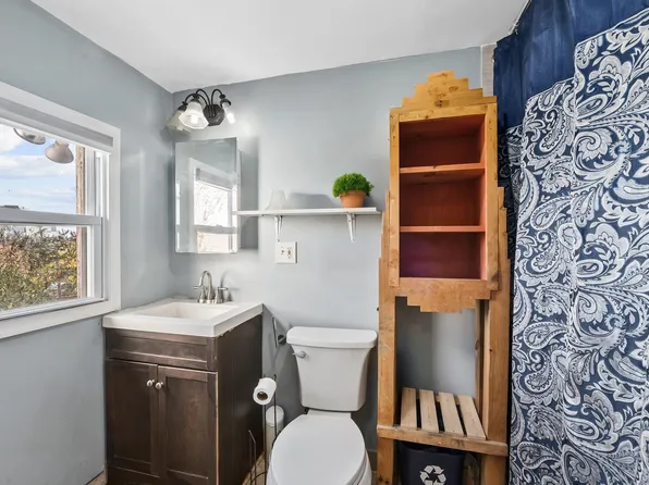 134 Ogden Avenue image 10 of 28