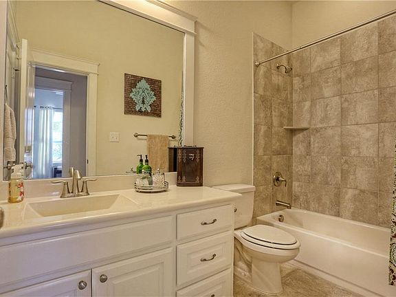 4th image of 9231 Dahlia Way