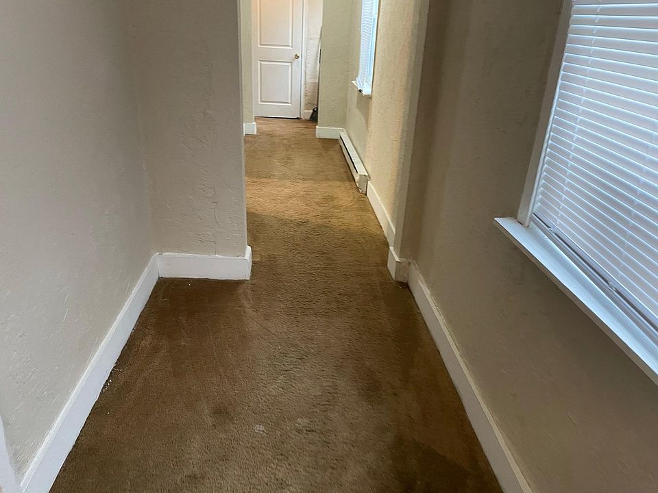 1st image of 832 Nelson St