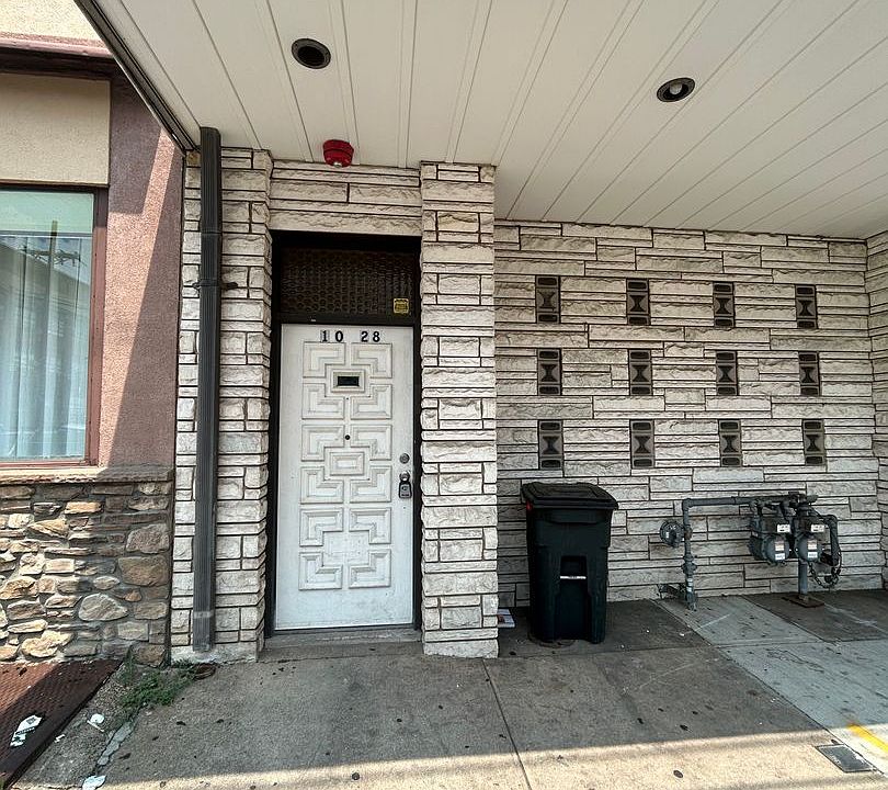 1st image of 1026-28 N Olden Ave #1028