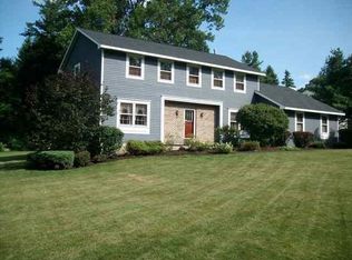 1006 Shannon Blvd, Niskayuna, NY 12309