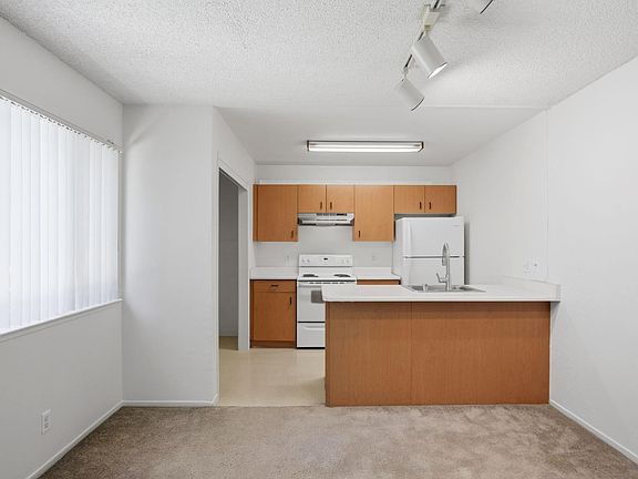 5th image of 2220 Chrysler Dr APT 1