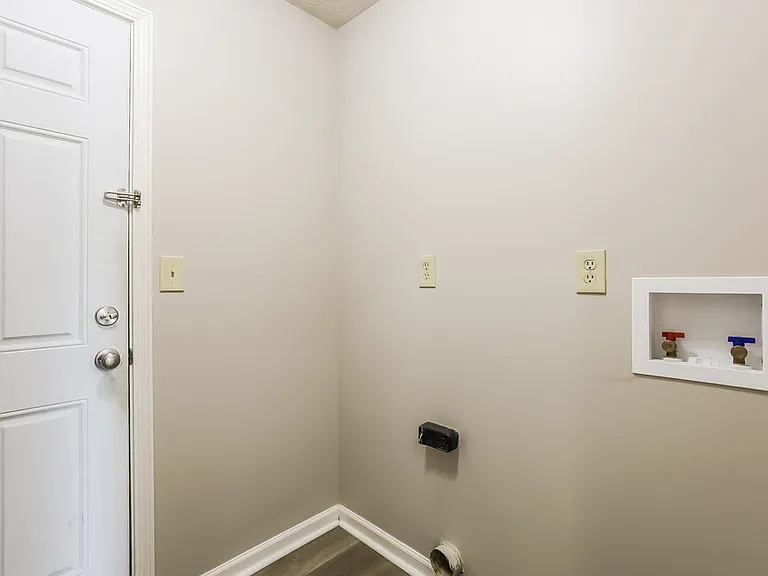 5384 Lakeside Manor Dr — Photo 15