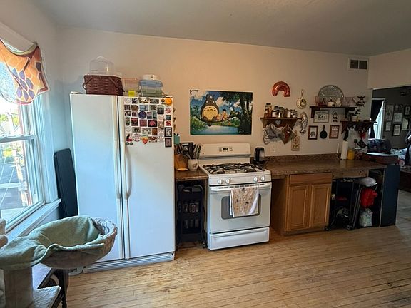 4th image of 228 E Hadley St #2