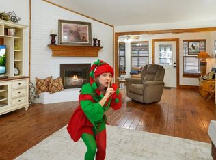 7744 Airfield Dr, Sanger, TX 76266