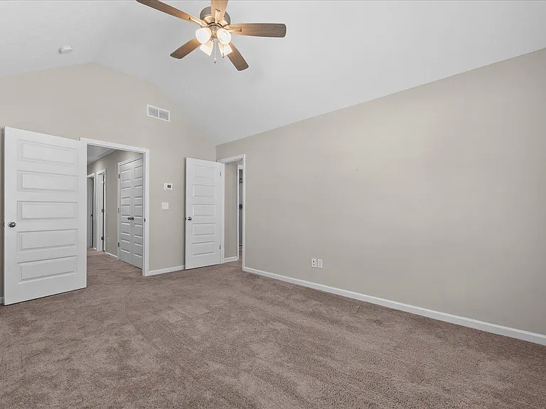 1071 Linsmore Ave — Photo 17