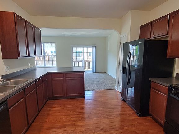 4th image of 3 Melrose Ct #124