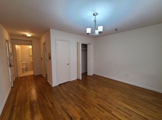 2520 Crescent St #1D, Astoria, NY 11102