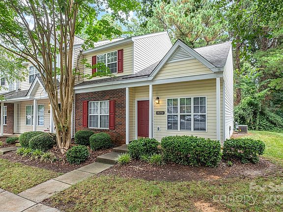 2nd image of 10231 Reindeer Way Ln