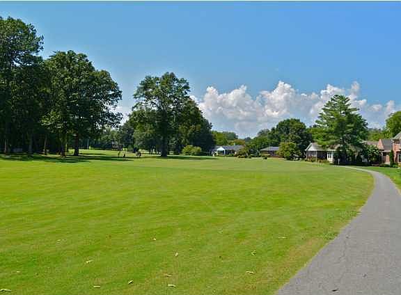 3rd image of 406 Valleybrook Dr