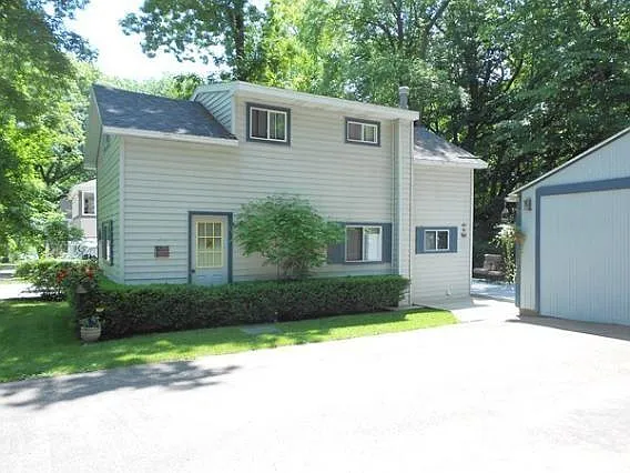 1605 Jackson Park Dr photo 1