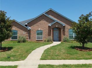 909 Trinity Dr, Lancaster, TX 75146