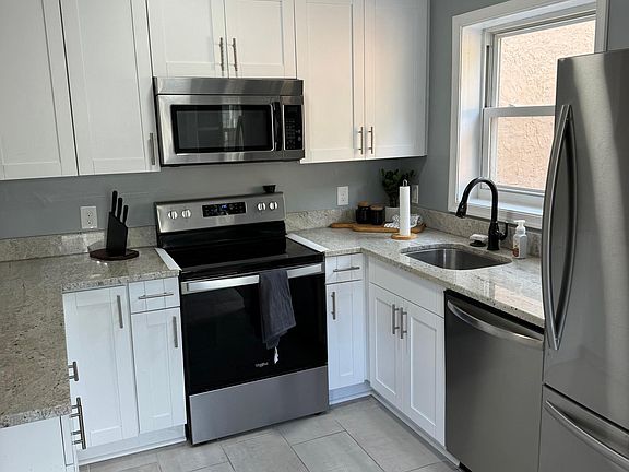 4th image of 9525 Sherwood Pl