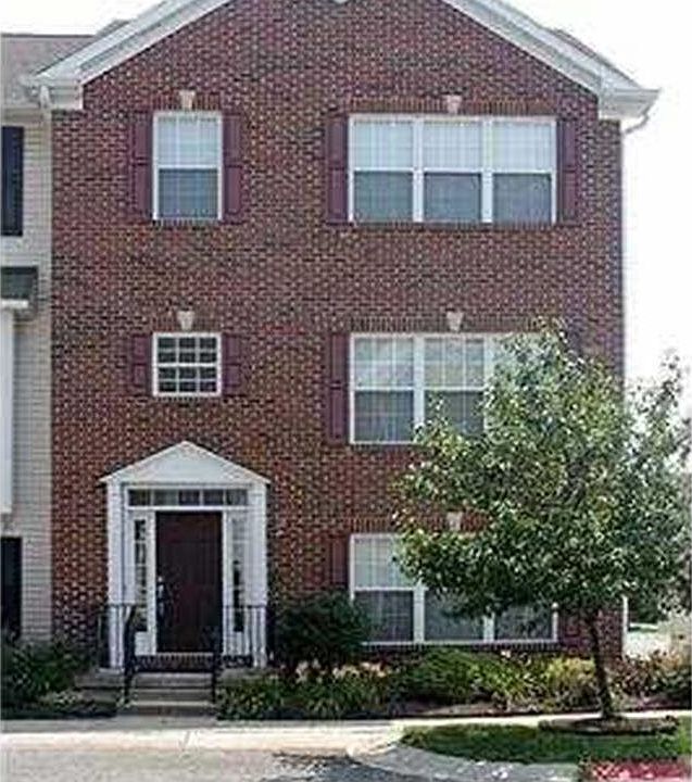 1st image of 130 Clancey St