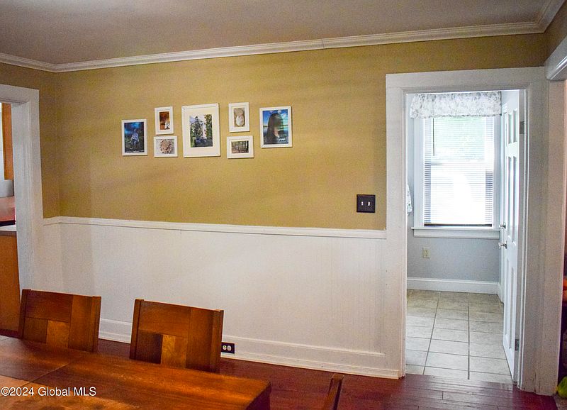 5th image of 8 Wheaton Avenue