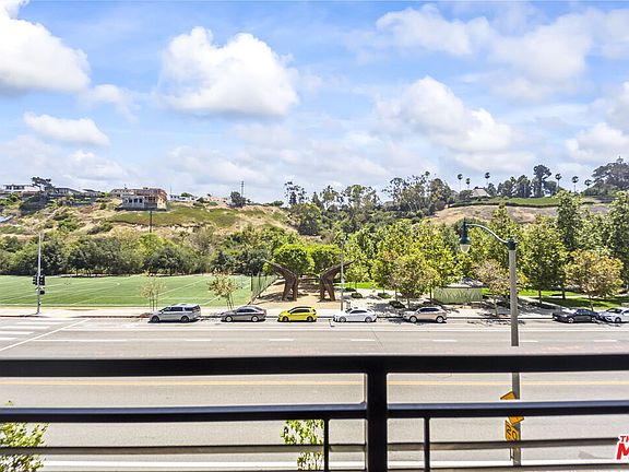 5th image of 12705 Bluff Creek Dr Unit 3