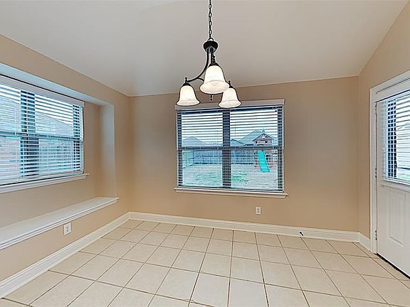4th image of 11600 Mathew Ln