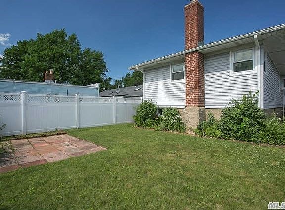3rd image of 8514 262nd St