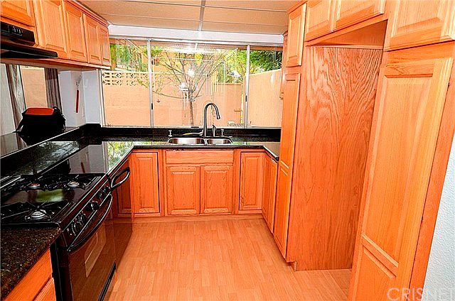1st image of 616 Parkwood Ln