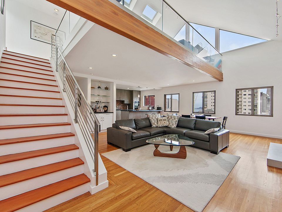 1st image of 1022 Powell St APT 3