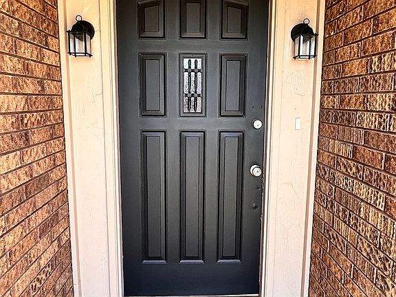 2nd image of 1206 Lisa Ln