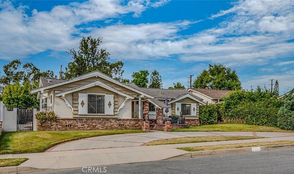 1st image of 323 N Shadyglen Dr