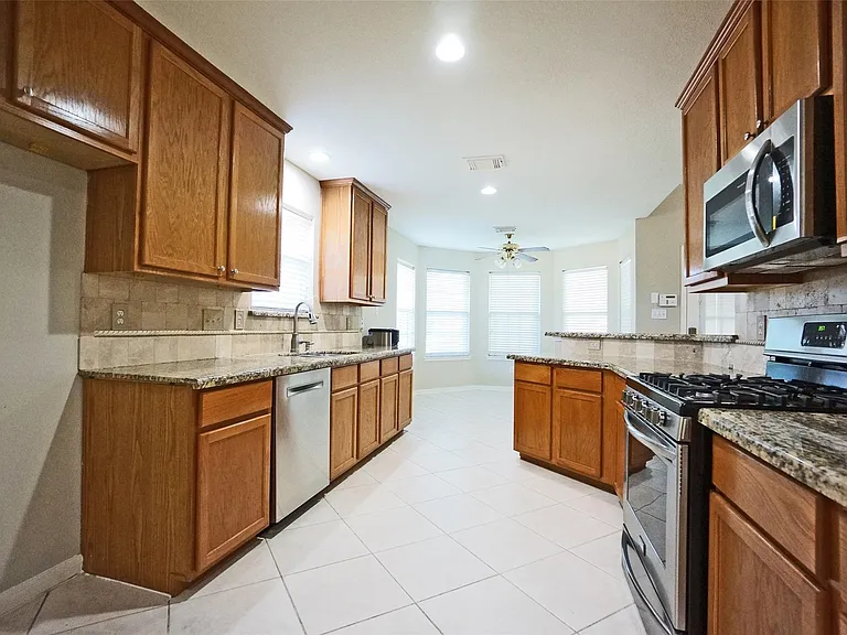 2003 Gable Hollow Ln — Photo 12