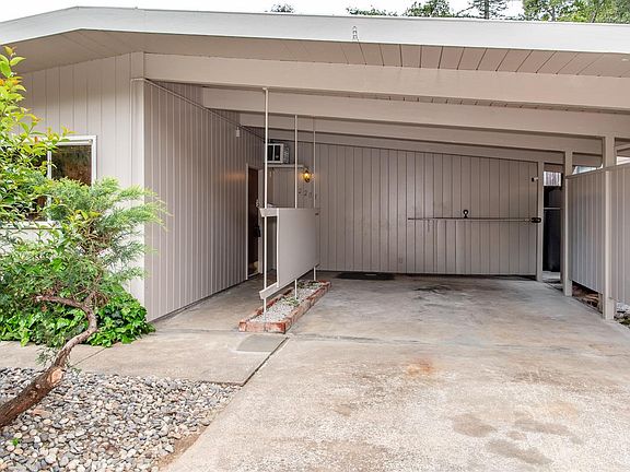 2nd image of 2209 Beverly Way