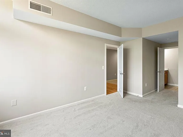 4480 Market Commons Dr #405 — Photo 36