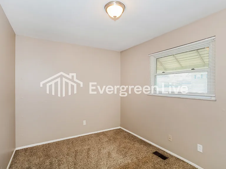 11690 Hamlet Rd — Photo 7