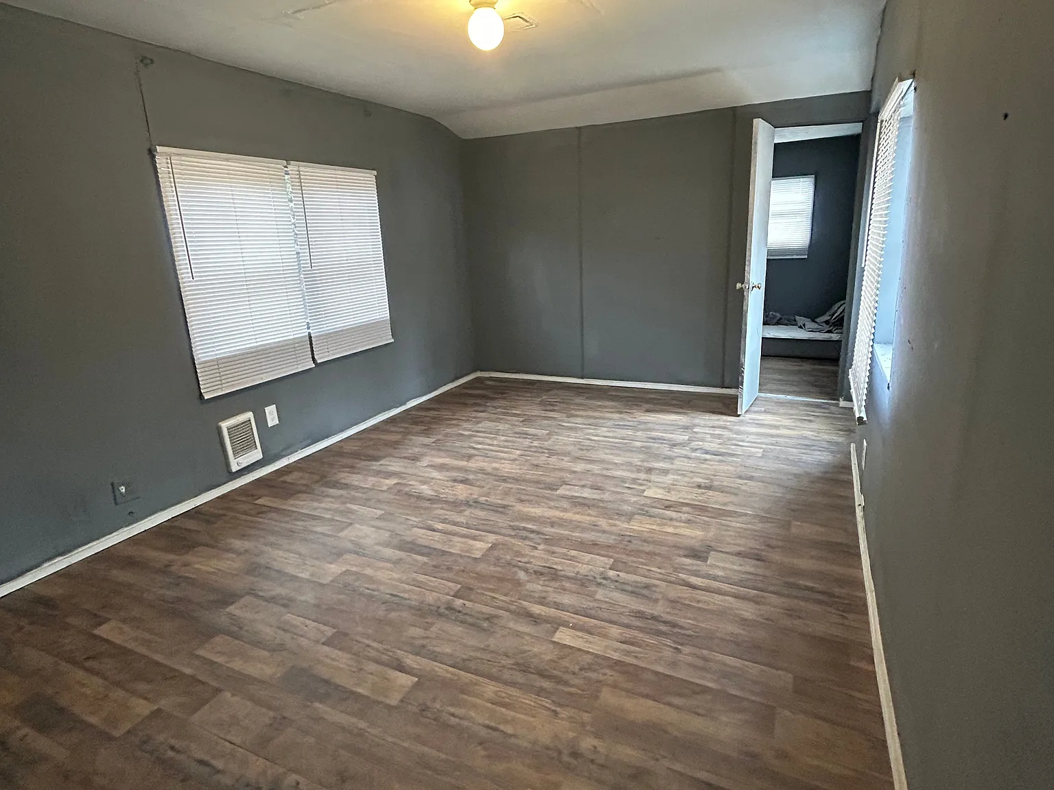 2 bed, 1.5 bath, $650 — Photo 2