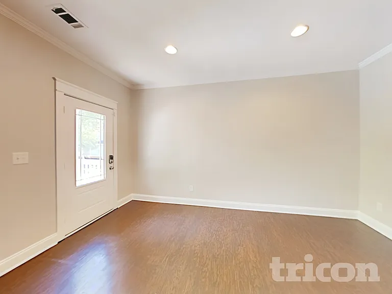 2435 Center Pointe Cir SW — Photo 4