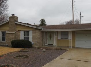 12 Concord Dr, Fairview Heights, IL 62208