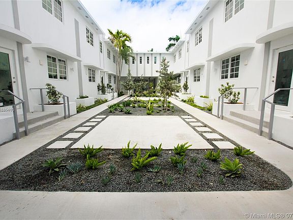 2nd image of 1567 Meridian Ave #28