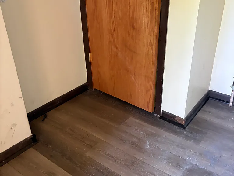 6993 Eisenhower Ave — Photo 2