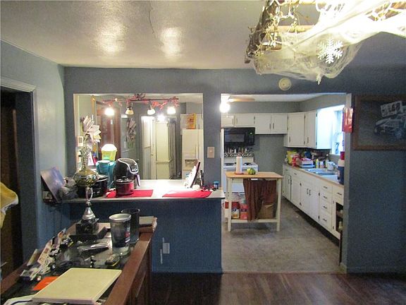 5th image of 1177 Bend Rd