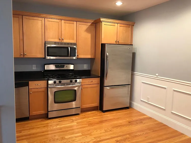 20 Sanger St #2 — Photo 9