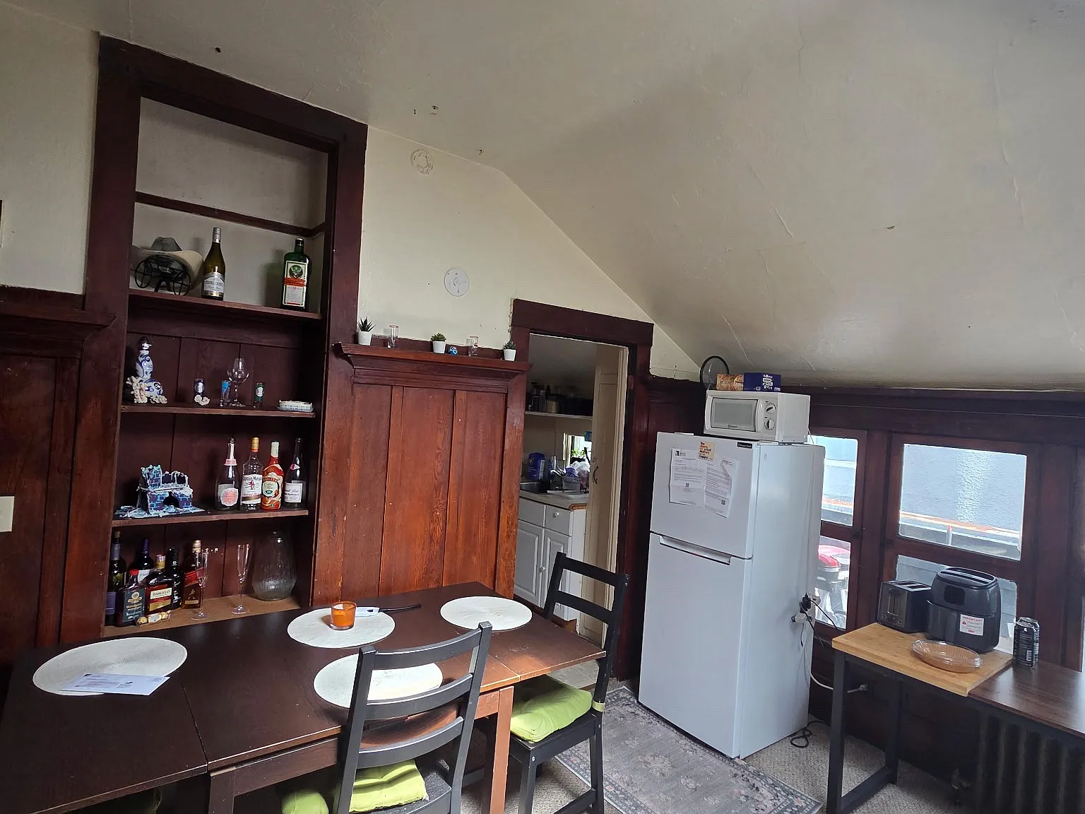 2431 College Ave — Photo 2