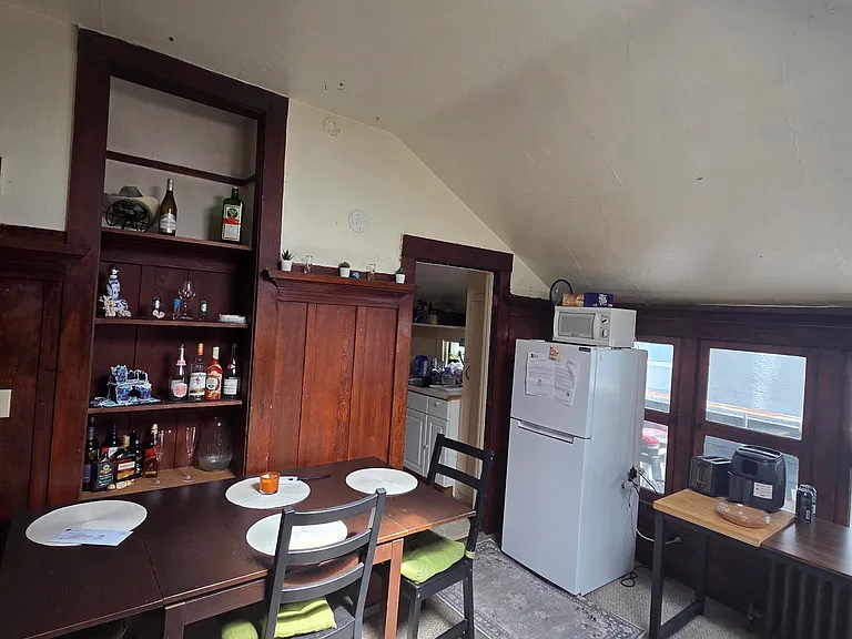 2431 College Ave #11 — Photo 2