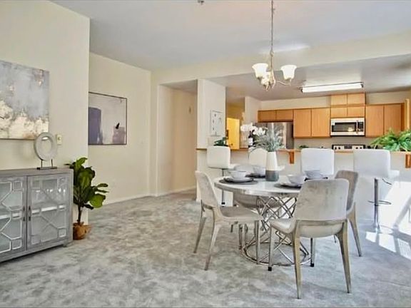 5th image of 952 S 11th St #0