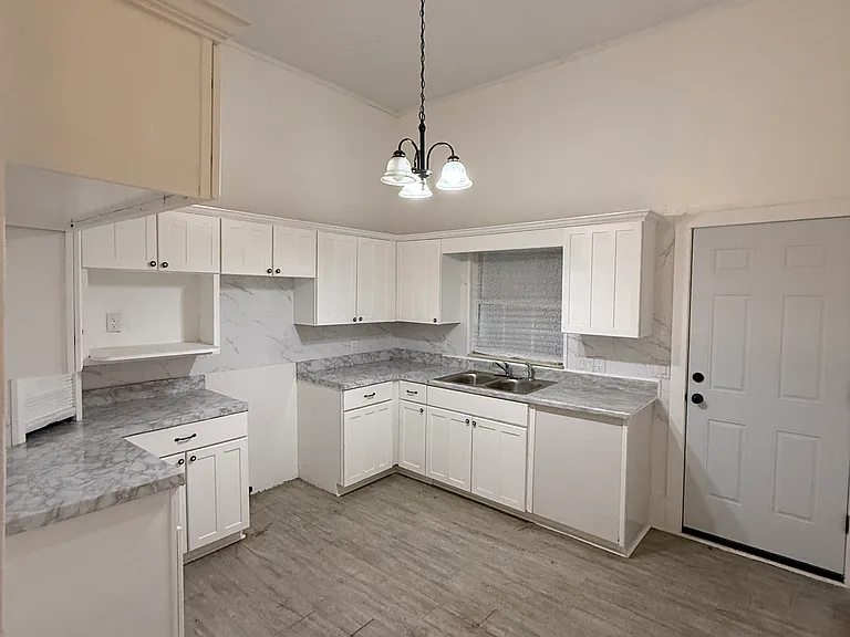 520 S Broadway Ave #5 — Photo 4