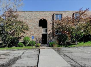 1812 E 97th St APT D, Kansas City, MO 64131