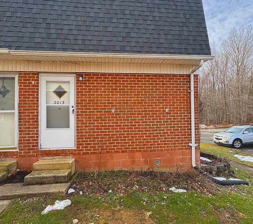 1st image of 2013 Columbine Ln