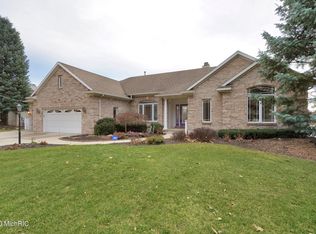 4553 Hidden Ridge Dr, Hudsonville, MI 49426