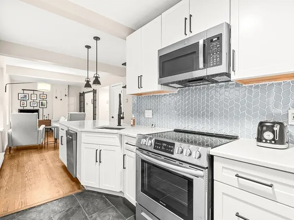 5 Holden Ct APT 3, Boston, MA 02109