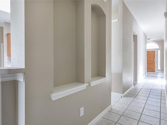5th image of 607 Teresa Ln