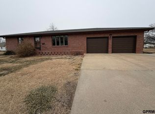 424 E 3rd St, Wilber, NE 68465