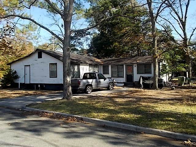 2nd image of 516 Railroad St W